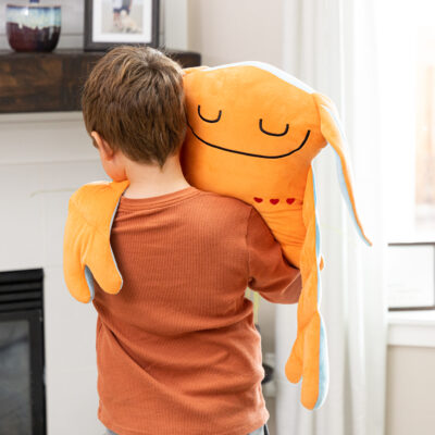 55BZEEK_2 Kind met verzwaringsknuffel Zeek