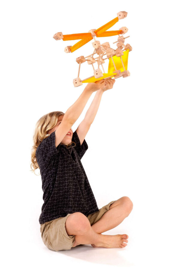 Trigonos-Mini-L-helicopter-amb-nen-2-b Mini Trigonos-M